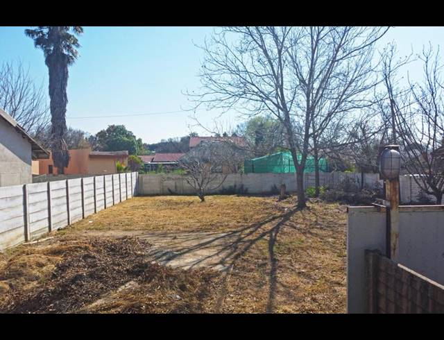 LAND FOR SALE IN BRACKENHURST
